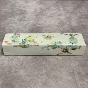 FAMILLE ROSE LANDSCAPING PATTERN PORCELAIN PAPER WEIGHT