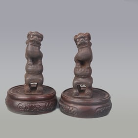 PAIR OF SMALL CAST IRON LION FIGURINES