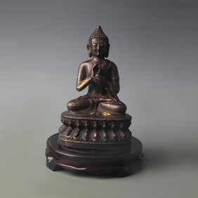 A FINE BRONZE TATHAGATA BUDDHA STATUE