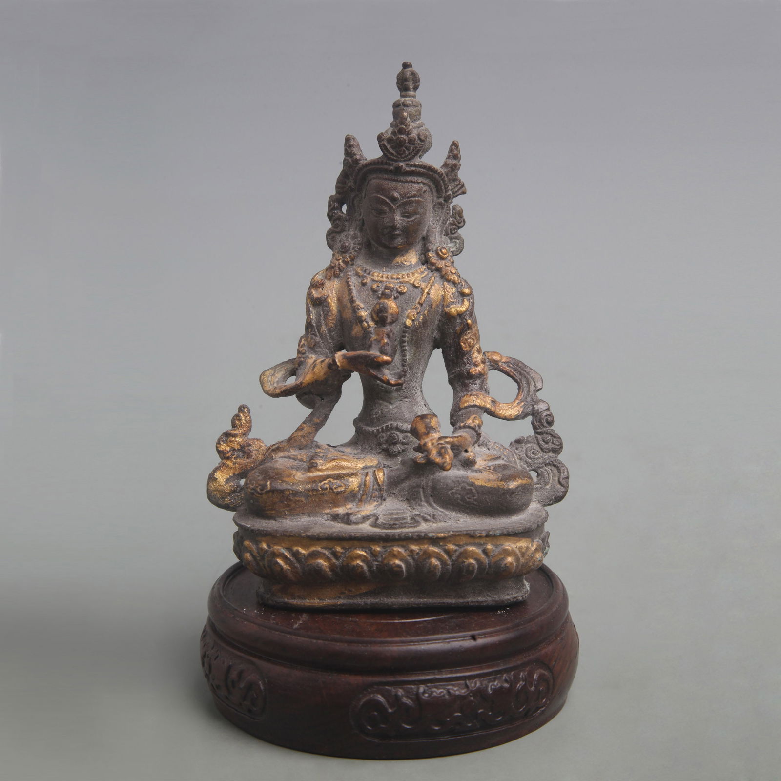 A FINE GILT BRONZE VAJRASATTVA STATUE (1 of 3)
