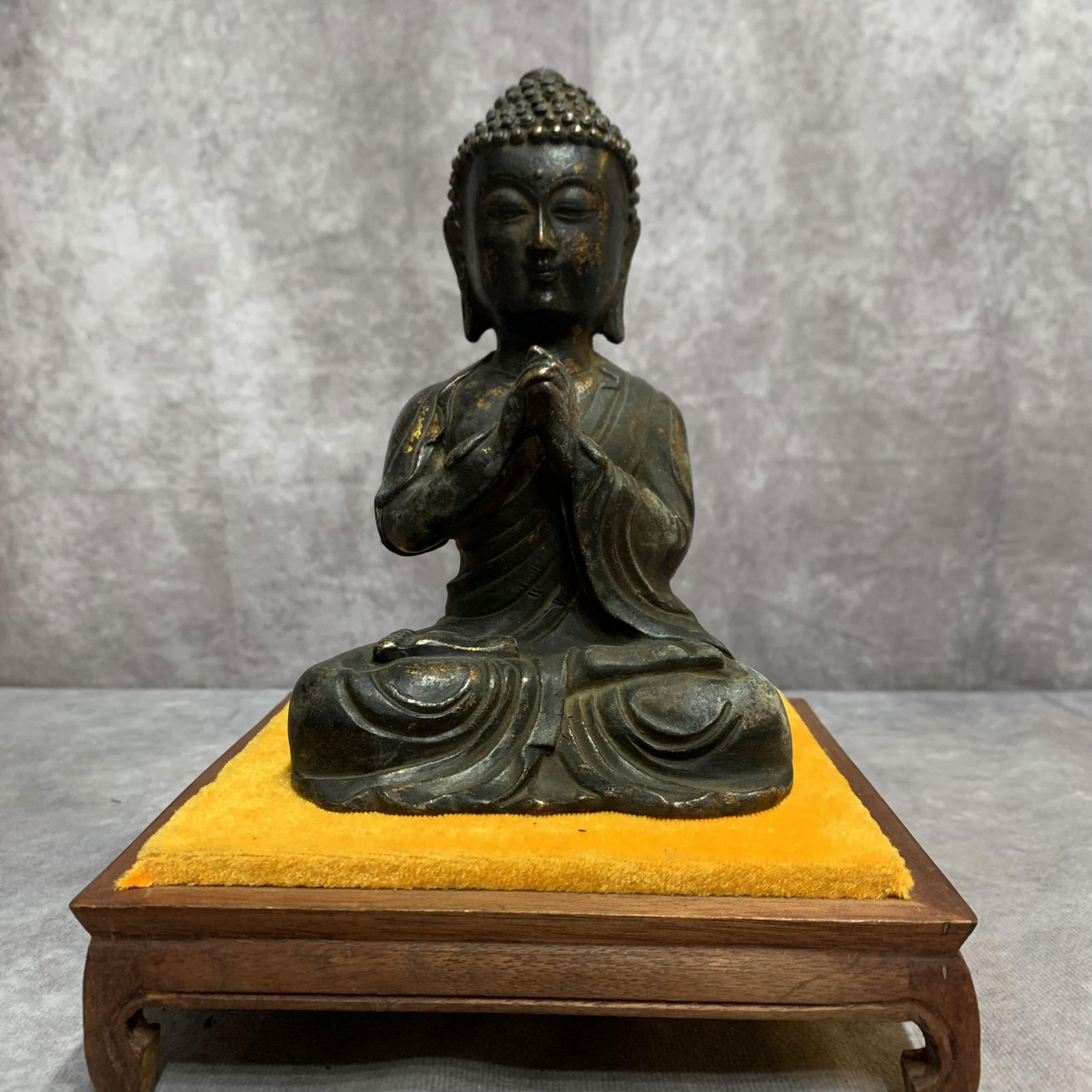 A FINE BRONZE MADE GAUTAMA BUDDHA STATUE (1 of 8)