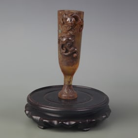 A FINELY CARVED CRYSTAL CUP