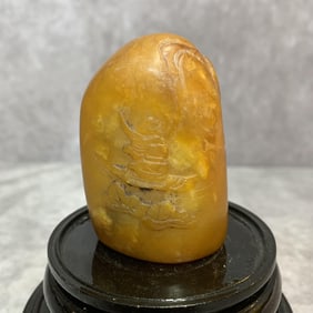 A FINELY CARVED SHOU SHAN STONE SEAL