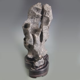 A FINE TAI HU STONE DISPLAY PIECE WITH BASE