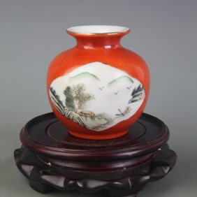 FAMILLE ROSE APPLE-SHAPED SMALL VASE WITH RED GLAZE