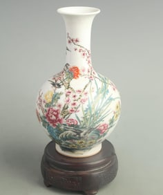 FAMILLE ROSE MAGPIE ON PLUM BLOSSOM PATTERN PORCELAIN VASE