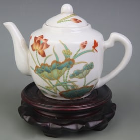 FAMILLE ROSE COLOR FLOWER AND BIRD PATTERN PORCELAIN TEA POT