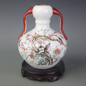 FAMILLE ROSE FLOWER AND RUYI PATTERN GARLIC-HEAD PORCELAIN VASE