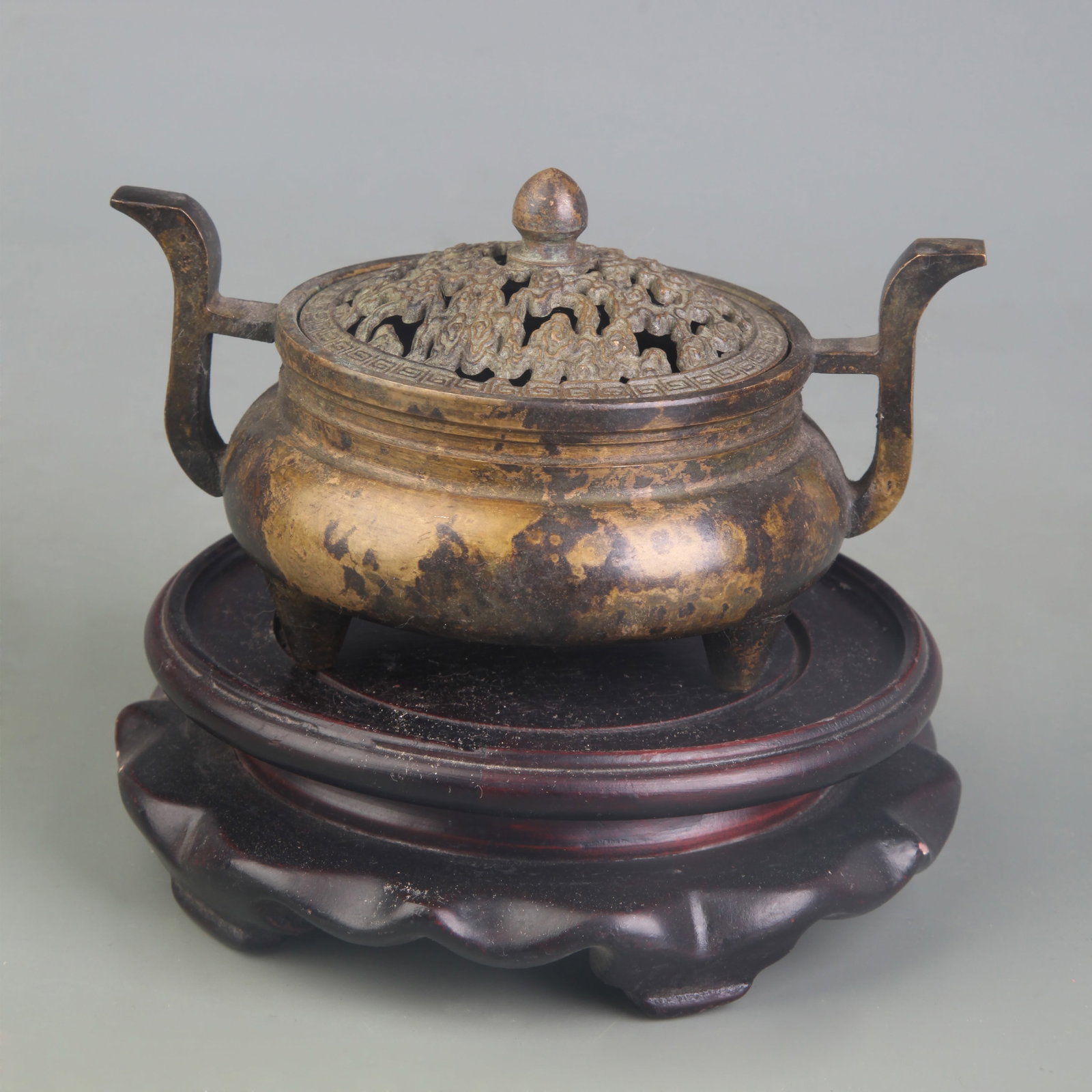DOUBLE-EAR THREE-LEGGED INCENSE BURNER: Ming Dynasty Style; Width: 5.1 inch; High: 2.5 inch