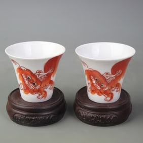 PAIR OF FAMILLE ROSE TEA CUPS WITH LION PATTERNS