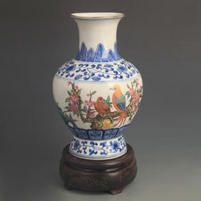 FAMILLE CLOISONNE ENAMEL VASE WITH FLORAL AND BIRD PATTERN