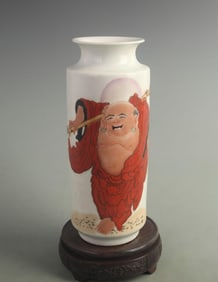 FAMILLE ROSE FIGURE BARREL-SHAPED VASE
