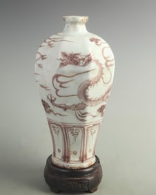 UNDERGLAZE RED EIGHT-SIDED DRAGON-PATTERN MEIPING PORCELAIN VASE
