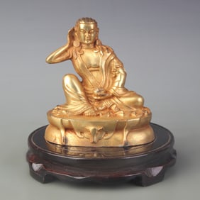 A FINE GILT BRONZE TIBETAN BUDDHIST STATUE