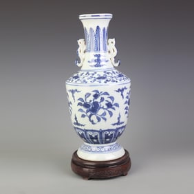 BLUE AND WHITE GLAZED FLOWER PATTERN DOUBLE EAR PORCELAIN VASE