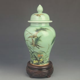 FAMILLE ROSE CELADON FLOWER PATTERN PORCELAIN GENERAL STYLE JAR