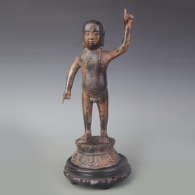 A FINE BUDDHA STATUE "POINTING TO HEAVEN AND EARTH"