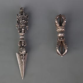 TIBETAN BUDDHIST RITUAL OBJECT - VAJRA PESTLE