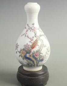 FAMILLE ROSE PHOENIX AND FLOWER PATTERN GARLIC HEAD STYLE PORCELAIN VASE