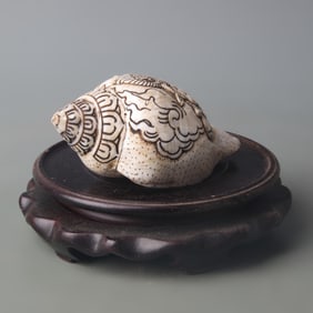 A FINELY CARVED TIBETAN BUDDHISM CONCH