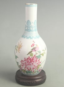 ENAMEL-COLOR FLOWER AND BIRD PATTERN LONG-NECK PORCELAIN VASE