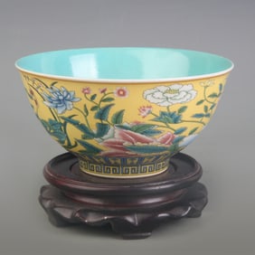 FAMILLE ROSE YELLOW GROUND FLORAL PATTERN PORCELAIN BOWL