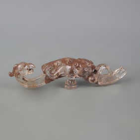 CRYSTAL MADE DRAGON SHAPED BELT HOOK