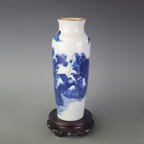 BLUE AND WHITE LANDSCAPE AND FIGURE PATTERN PORCELAIN VASE