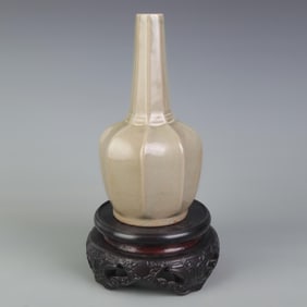 A GLAZE PORCELAIN WATER BOTTLE