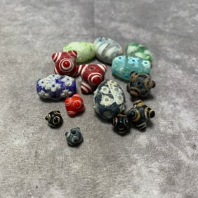 HAN DYNASTY STYLE GLASS BEADS (12 PIECES)