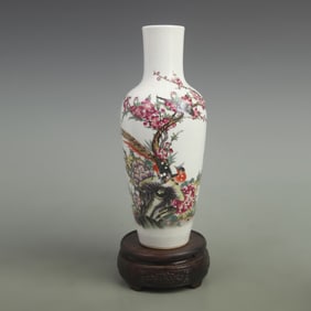 FAMILLE ROSE PHOENIX AND FLORAL GUANYIN VASE