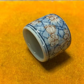 QING DYNASTY BLUE AND RED GLAZED PLUM BLOSSOM THUMB RING