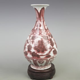 A FINE UNDERGLAZE RED FLORAL PATTERN YUHUCHUN STYLE VASE