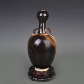 JIZHOU KILN TWIN-HANDLED GARLIC HEAD STYLE PORCELAIN VASE