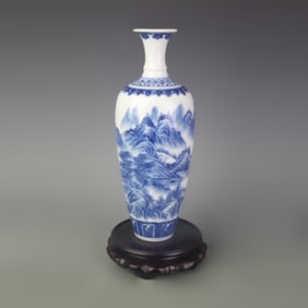 BLUE AND WHITE LANDSCAPE DECORATIVE PORCELAIN VASE