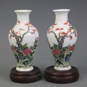 PAIR OF FAMILLE ROSE FLORAL AND BIRD DECORATIVE VASES