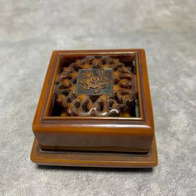 A FINE CELLULOID SEALS WITH BOX (DAMAGED BOX)