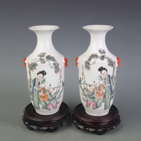 PAIR OF FAMILLE ROSE FLORAL TWIN-EAR VASES