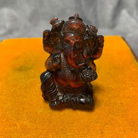AMBER MADE ELEPHANT WEALTH GOD PENDANT