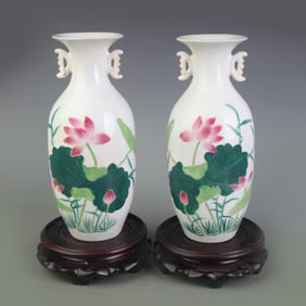 PAIR OF FAMILLE ROSE FLORAL TWIN-EAR VASES