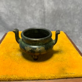 BRONZE THREE-LEGGED UPRIGHT EAR SMALL INCENSE BURNER
