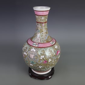 FAMILLE ROSE GLAZED FISH AND GRASS PATTERN CELESTIAL GLOBE VASE