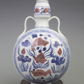 BLUE AND WHITE UNDERGLAZE RED SEAWEED PATTERN MOON FLASK VASE