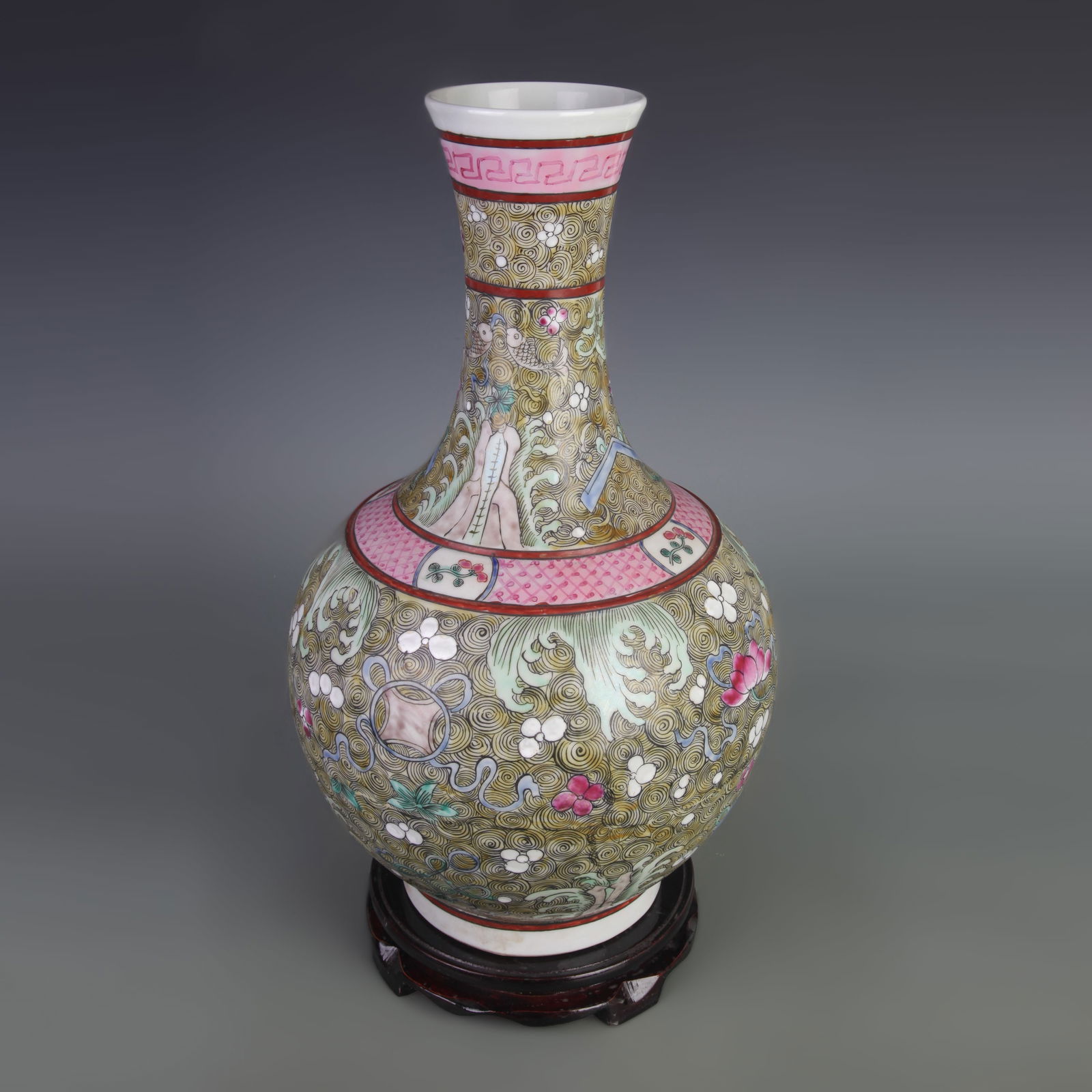 FAMILLE ROSE GLAZED FISH AND GRASS PATTERN CELESTIAL GLOBE VASE (1 of 5)