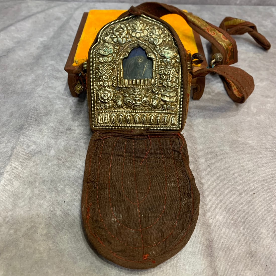 A FINE TIBETAN GAWU PENDANT: Modern, High: 5.0 inch; Width: 3.5 inch; Diameter: 1.8 inch;