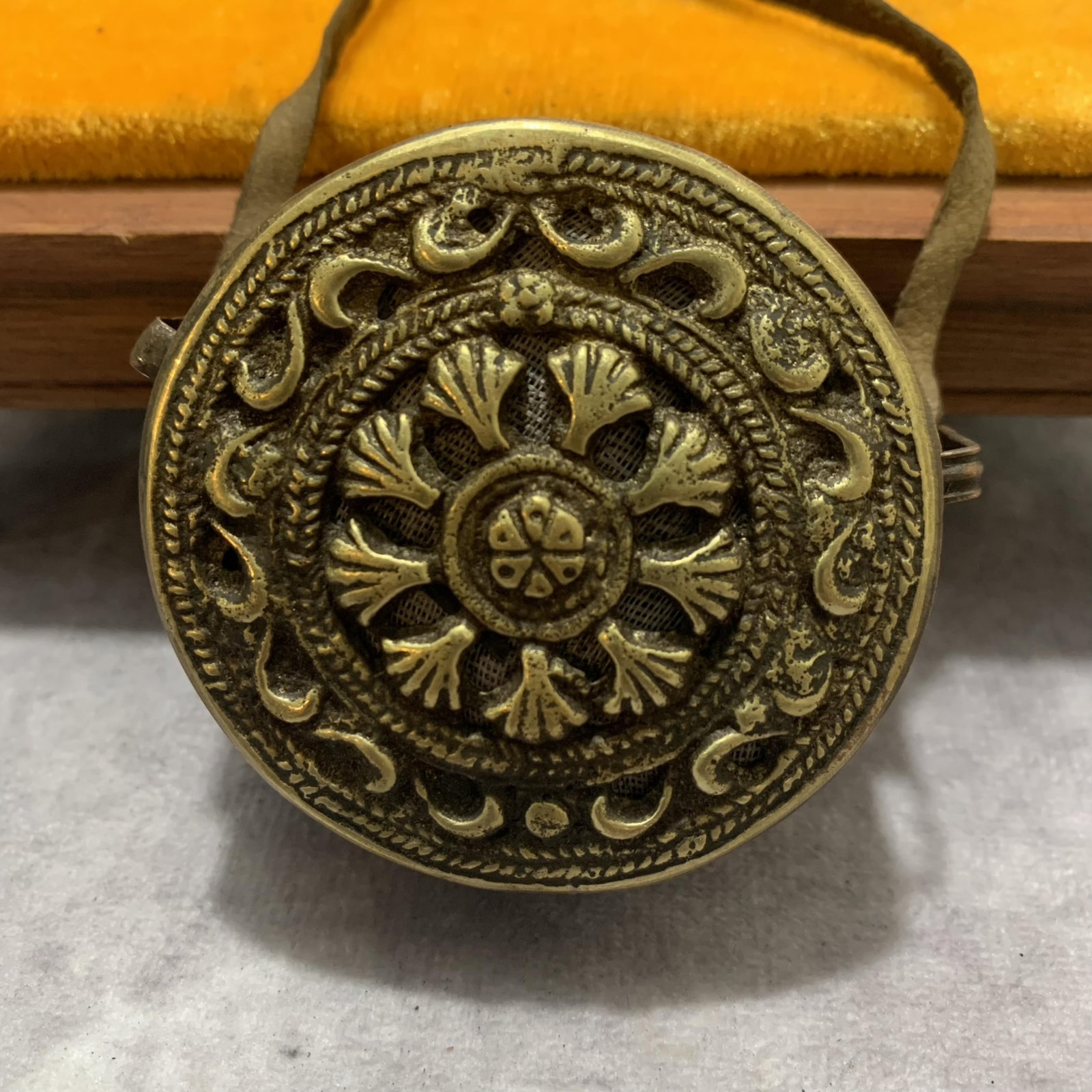 A FINE TIBETAN BUDDHISM BRONZE MADE PENDANT: Modern; Long: 2.3 inch;Width: 2.3 inch;High: 1.0 inch;