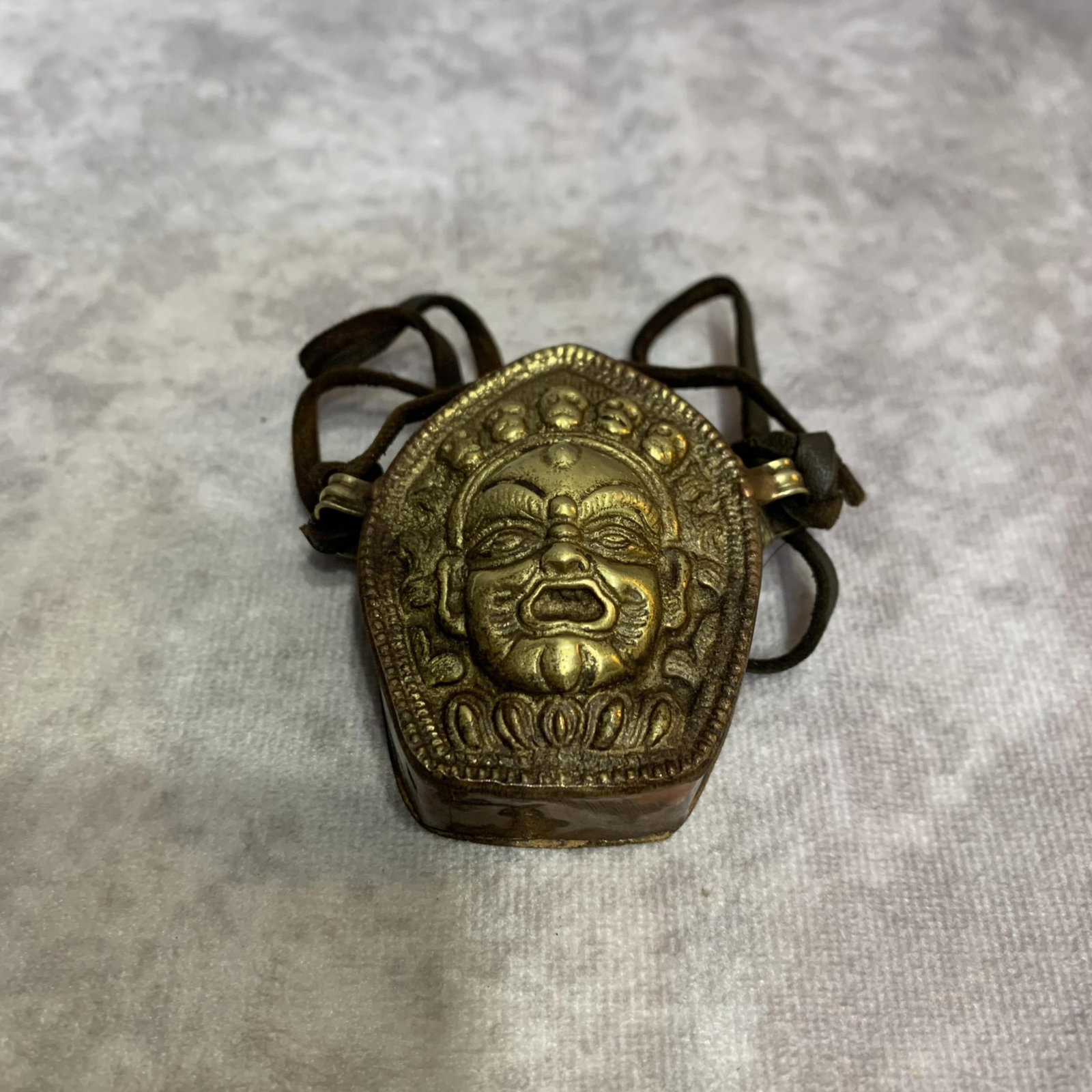 A FINELY MADE TIBETAN BUDDHISM PENDANT: Modern; High: 2.1 inch; Width: 1.6 inch; Diameter: 0.9 inch