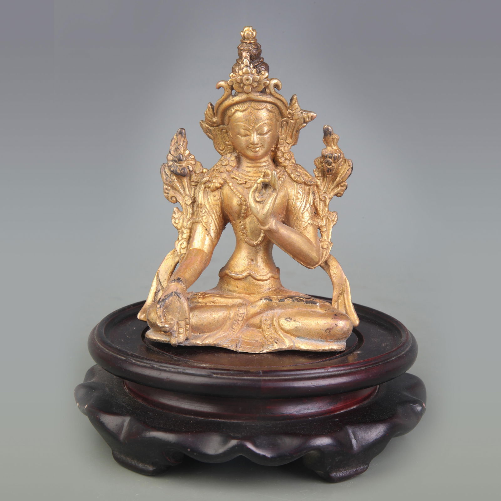 A FINE BRONZE WHITE TARA BUDDHA STATUE (1 of 5)