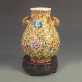 FAMILLE ROSE DEER HEAD ZUN STYLE PORCELAIN VASE (1 of 5)