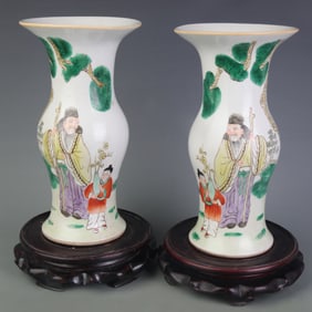 PAIR OF FAMILLE ROSE PORCELAIN VASES WITH HUMAN FIGURES